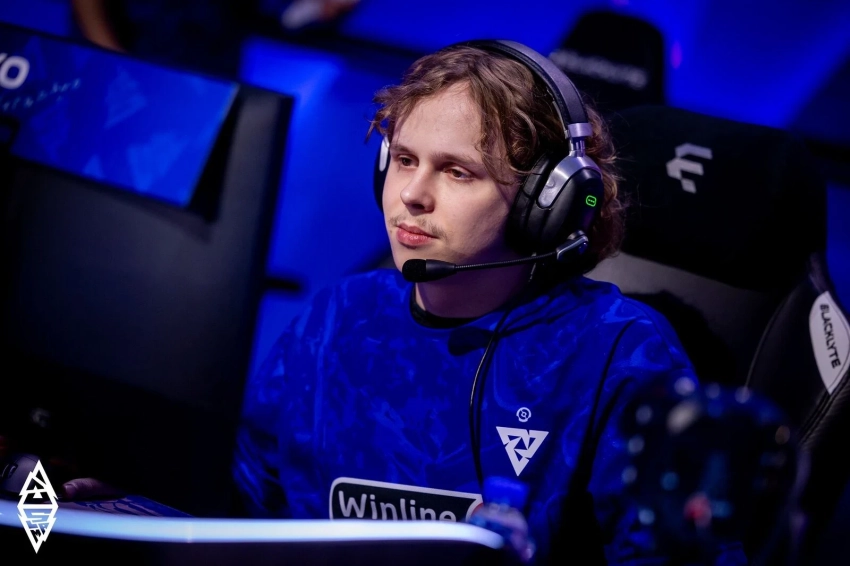 Экс-игрок Gaimin Gladiators по Dota 2 дал совет геймерам не скачивать игру